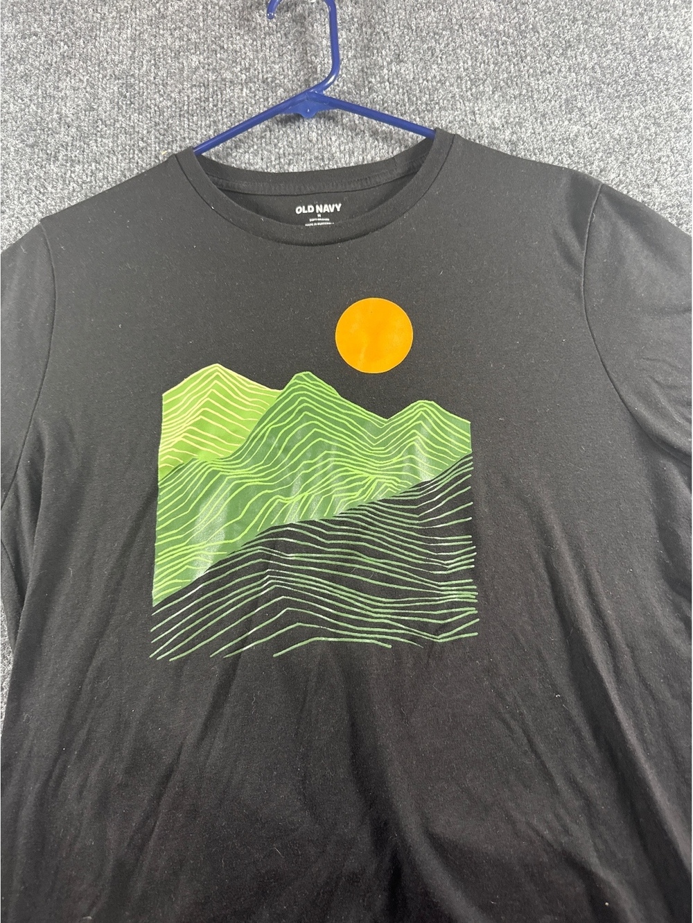 Old Navy Men's Medium Black Mountain Sunset Graphic T-Shirt Outdoors Nature